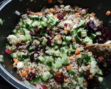 Φωτογραφία βήματος 3 της συνταγής Σαλάτα με quinoa πολύχρωμη
