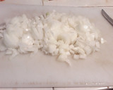 Foto del paso 1 de la receta: Salsa de salchichas con tallarines
