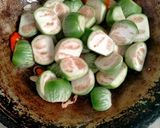 Foto langkah ke 3 dari resep Tumis Ikan Asin dan Terong Gelatik.