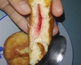 Foto langkah ke 4 dari resep Bomboloni Strawberry.