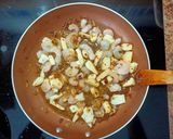 A picture of step 3 of Easy Fideuá.