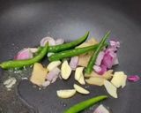 Gambar langkah 2 resipi Ikan Kerisi Masak kicap Simple.