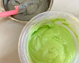 Foto langkah ke 4 dari resep Buttercake Pandan Ketan Hitam.