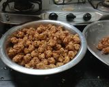 A picture of step 2 of Veg Manchurian.
