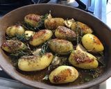 Une image de l'étape 10 de Pommes de terre « farcies » laurier aux herbes aromatiques et ail en chemise.