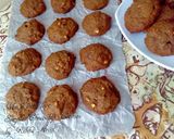 Foto langkah ke 6 dari resep Simple Chocochip Cookies.