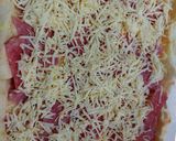 Foto langkah ke 2 dari resep Smoked Beef Cheese Toast.
