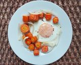 Foto langkah ke 4 dari resep Sheet Pan Egg and Veggies.