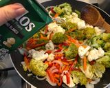 Foto del paso 5 de la receta: Verduras salteadas estilo oriental con quinoa