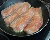 Foto del paso 1 de la receta: Salmón a la plancha con salsa de Mango