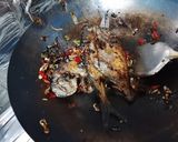 Foto langkah ke 4 dari resep Ikan bumbu kecap ala Hongkong (Hong Sau Yi).
