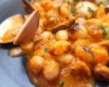Foto del paso 12 de la receta: Rape con alubias y almejas con salsa romesco