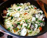 Pas rețetă Spaghetti cu vongole și roșii cherry 3 fotografie