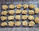 Foto del paso 3 de la receta: Galletitas con coco y pasas