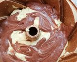 Foto langkah ke 7 dari resep Marmer Cake.