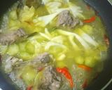 Foto langkah ke 4 dari resep Pindang ayam jamur.