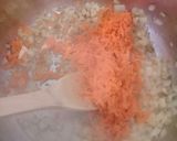 Foto del paso 2 de la receta: Salsa de zanahoria con fideos