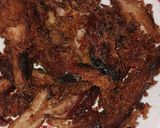 Foto langkah ke 1 dari resep Tongkol Suwir Pedas Bumbu Balado.