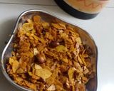 A picture of step 5 of Khakhra chivada.