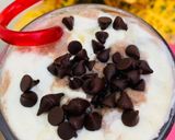 A picture of step 4 of Milo Banana shake.