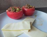 Foto del paso 5 de la receta: Tomates rellenos de carne y verduras con costron de queso