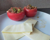 Foto del paso 5 de la receta: Tomates rellenos de carne y verduras con costron de queso