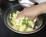 A picture of step 1 of Anday Wala burger.