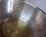 A picture of step 1 of Bhindi kadhi.