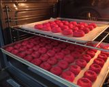 Foto langkah ke 3 dari resep Velvet Cheese Cookies.