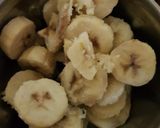 A picture of step 2 of Banana ice cream.