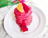 Foto langkah ke 6 dari resep Pancake Pisang Selai Strawberry (sy pakai jus buah naga).