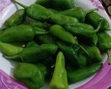 A picture of step 1 of Chatkhareydaar Mirchi Achar.