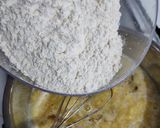 Foto langkah ke 4 dari resep Bolu Kukus Pisang Super Moist / Moist Steamed Banana Cake.