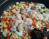 Foto del paso 1 de la receta: Fideüa con extra de marisco