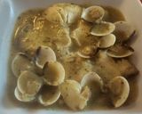 Foto del paso 5 de la receta: Tintorera con almejas en salsa