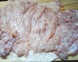 Foto del paso 1 de la receta: Pollo Arrollado, relleno de jamón, queso, morrón y aceitunas