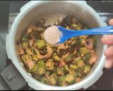 A picture of step 7 of Bhindi pyaz fry recipe.