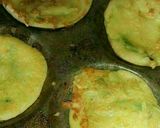 Foto langkah ke 7 dari resep Martabak Mini Kampung.