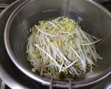 日式涼拌蒜味豆芽菜的食譜步驟1照片