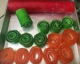 Foto langkah ke 5 dari resep Candy Roll Krius Aneka Rasa.