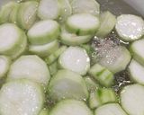 Foto langkah ke 2 dari resep Sop Oyong Bakso.