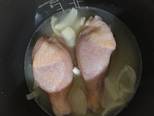 Cơm gà topping lá mùi tây sấy khô bước làm 2 hình