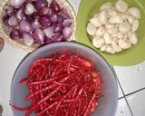 Foto langkah ke 1 dari resep Sambal baby cumi.