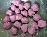 Foto langkah ke 3 dari resep 256.Bola"ubi ungu coklat lumer.
