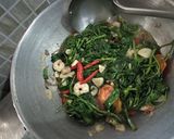 Foto langkah ke 3 dari resep Ca Kangkung Simple.