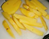 Foto langkah ke 1 dari resep French fries anti gagal.