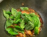 A picture of step 7 of 3 cups chicken (三杯雞).