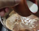 A picture of step 3 of Emirati milk tea (Chai karak).