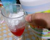 Foto langkah ke 4 dari resep Es Kelapa Muda Merah Putih.
