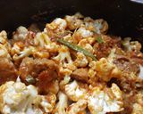 A picture of step 4 of Gobi, gosht and ublay Chawel.